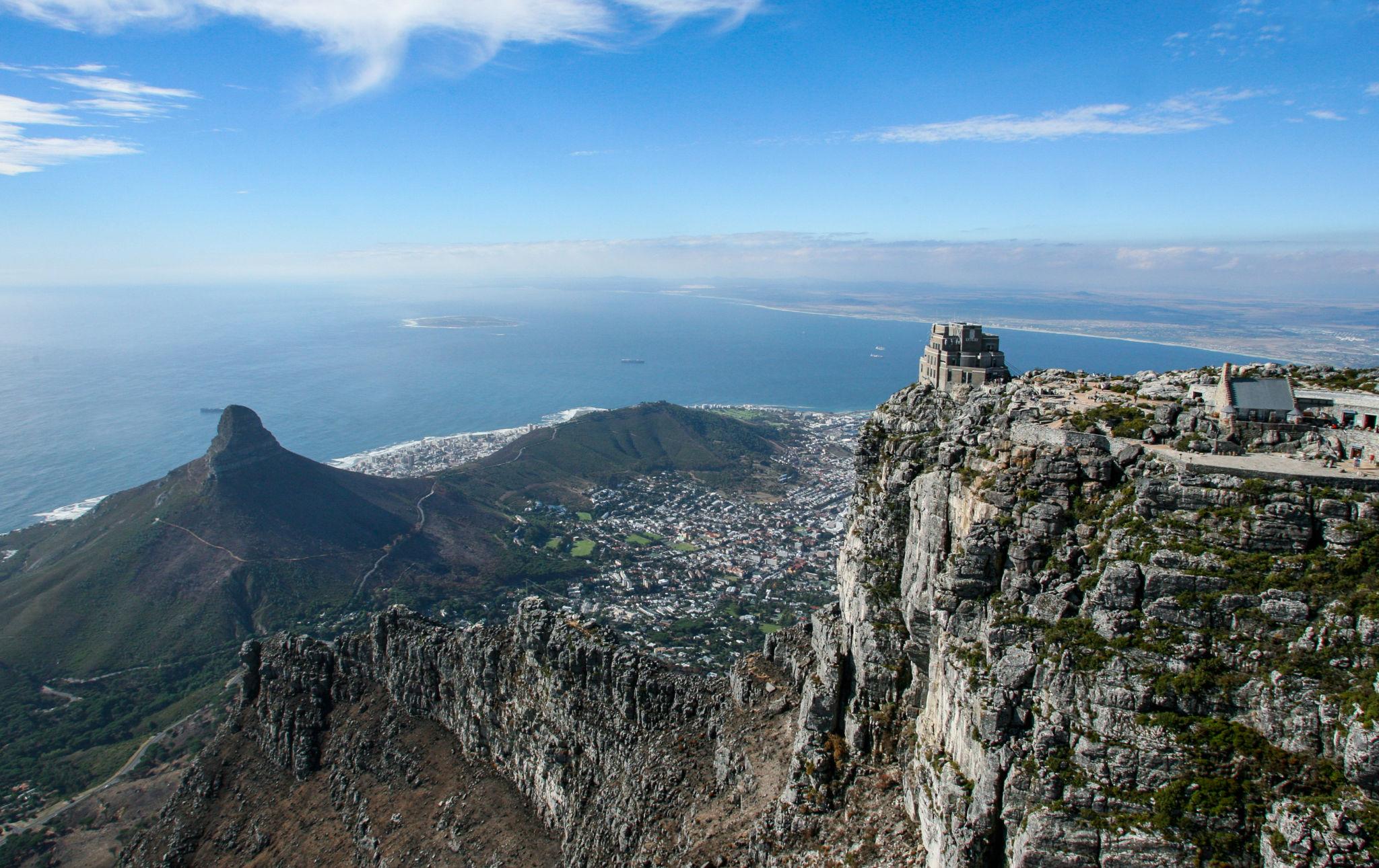 Cape Town Highlights: Table Mountain, City & Wine